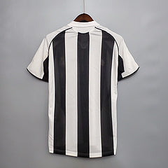 Newcastle United 2005/06 Home Jersey